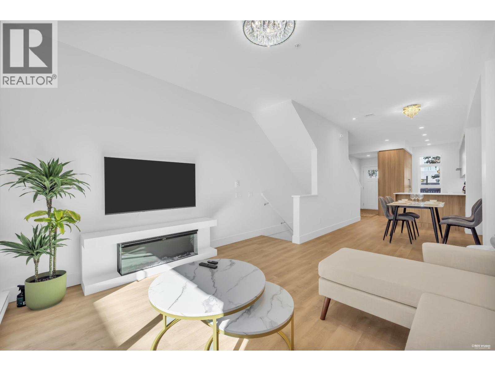 103 2320 EMERY COURT, North Vancouver