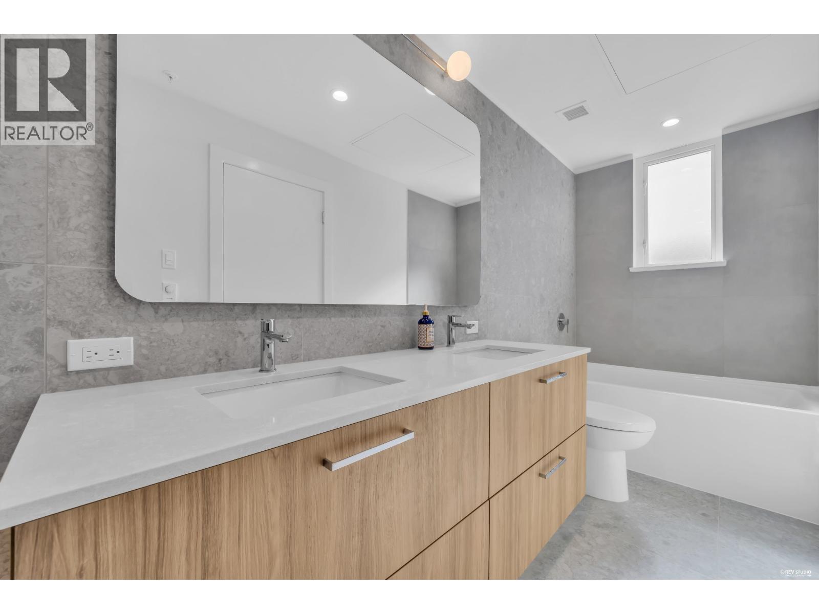103 2320 EMERY COURT, North Vancouver