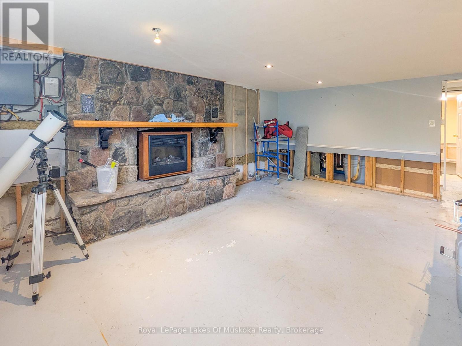 12 VALLEY DRIVE - 27