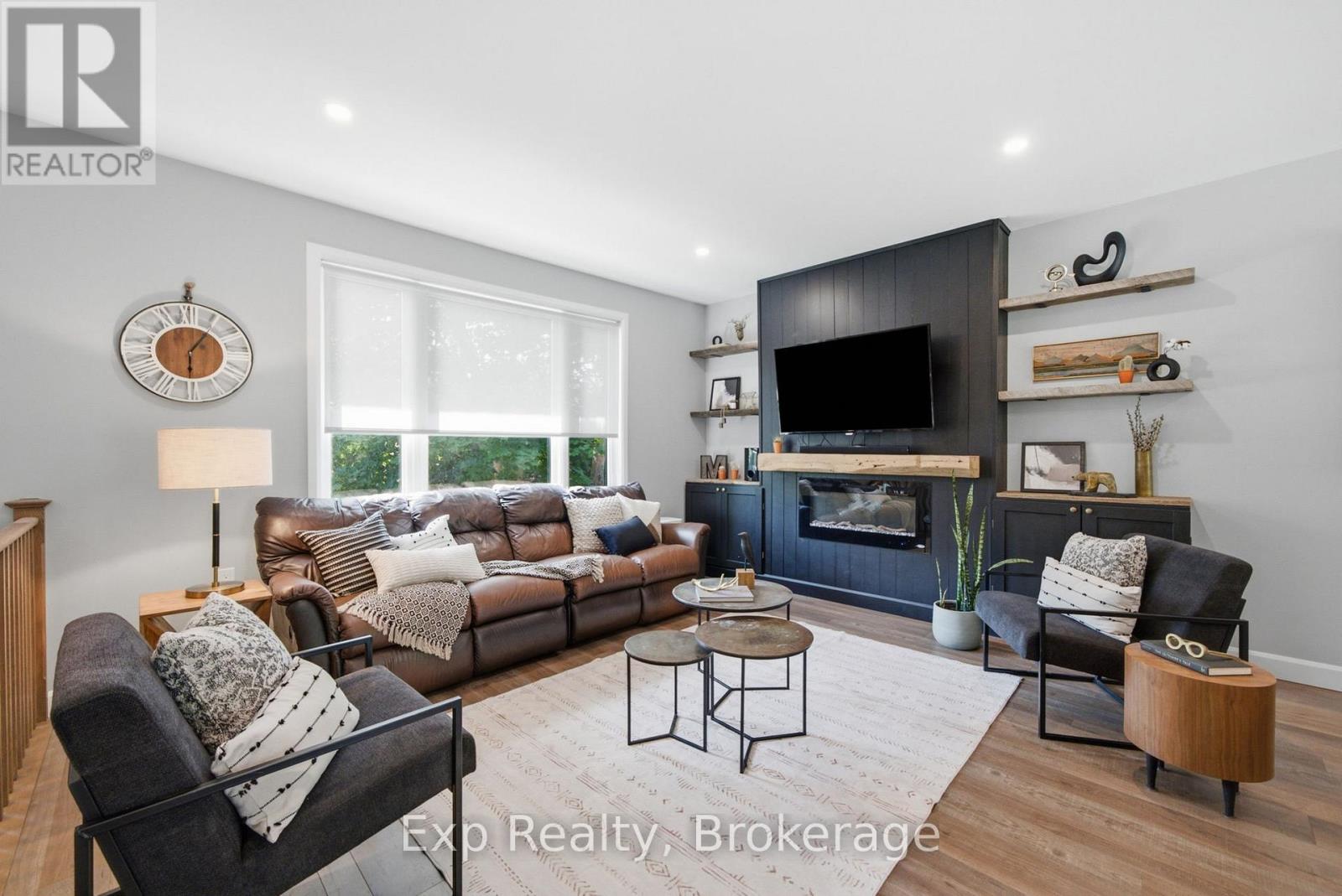 282 JOHN STREET - 4