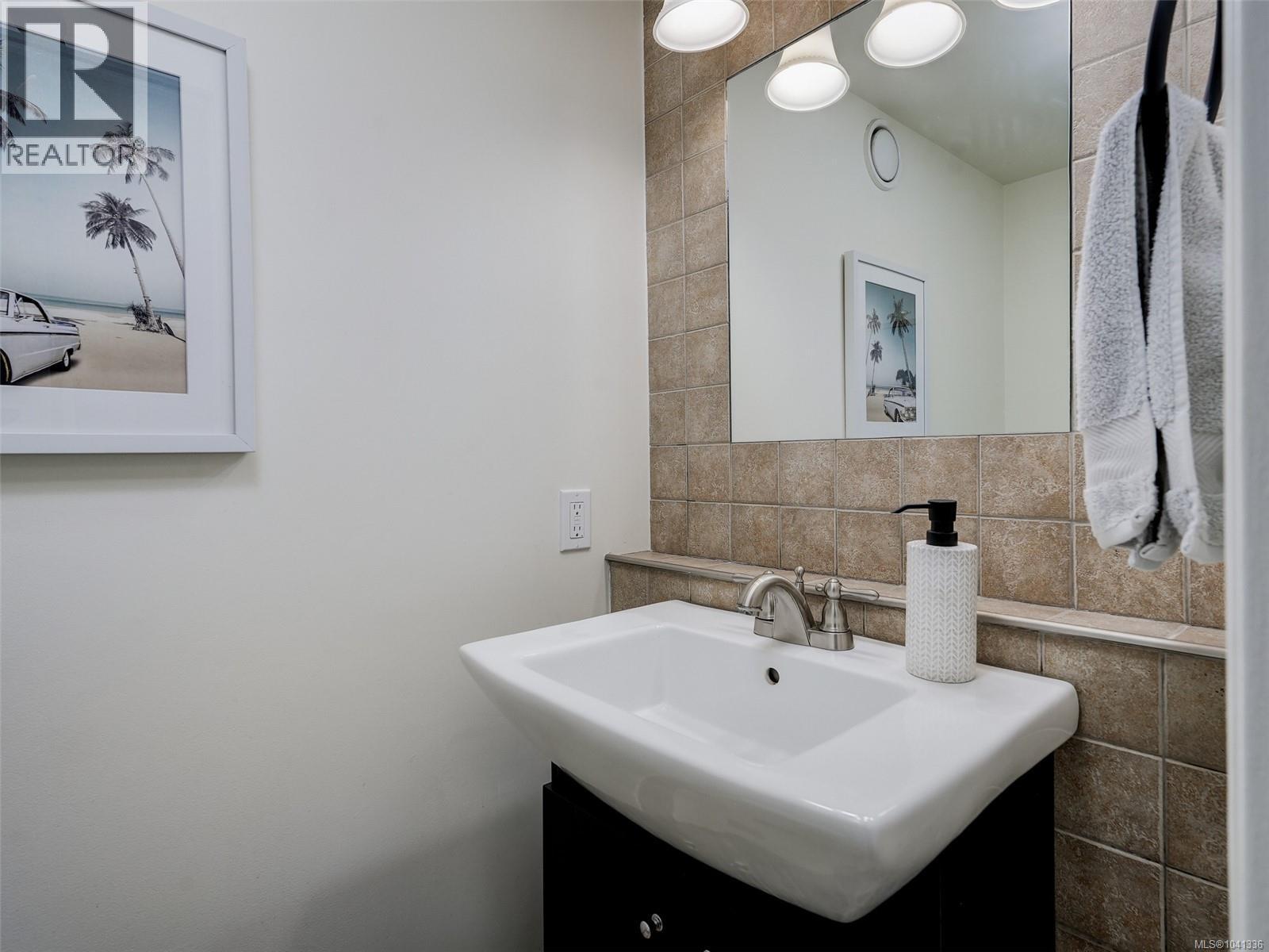 #103 327 Maitland St - 16
