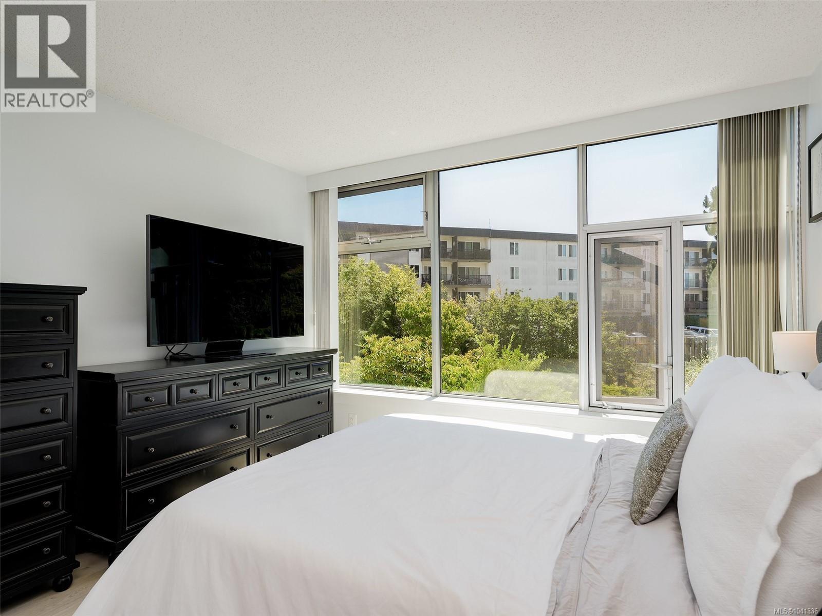 #103 327 Maitland St - 10