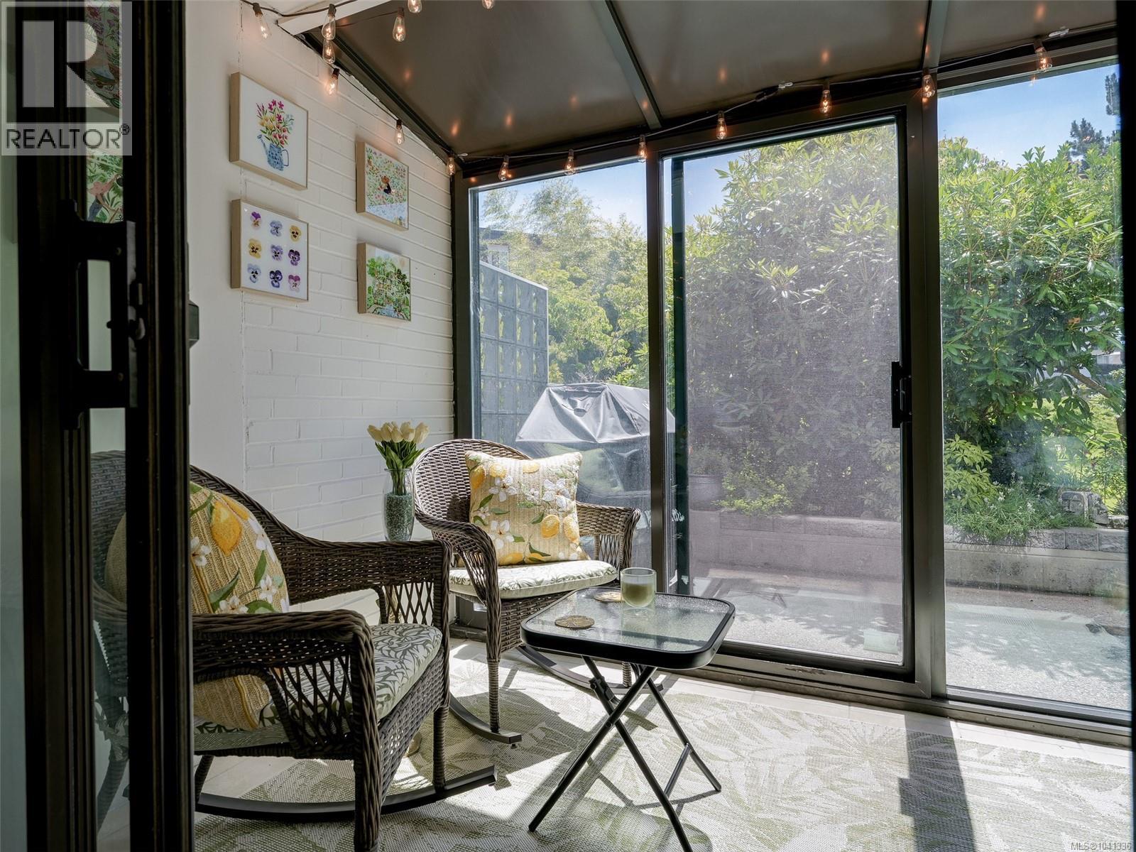#103 327 Maitland St - 18
