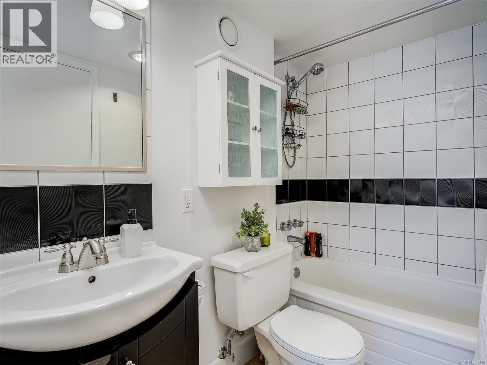#103 327 Maitland St - 13