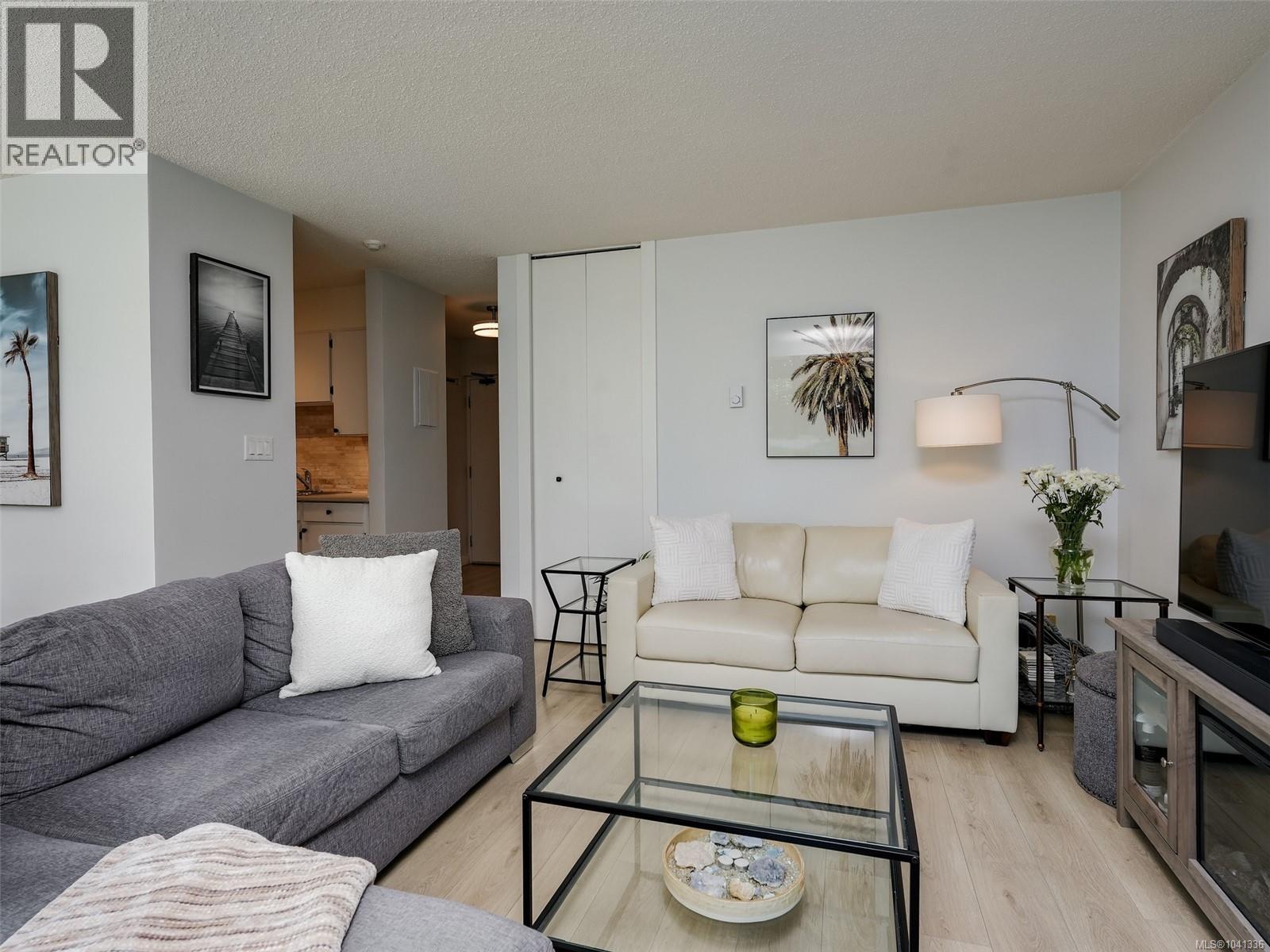 #103 327 Maitland St - 4