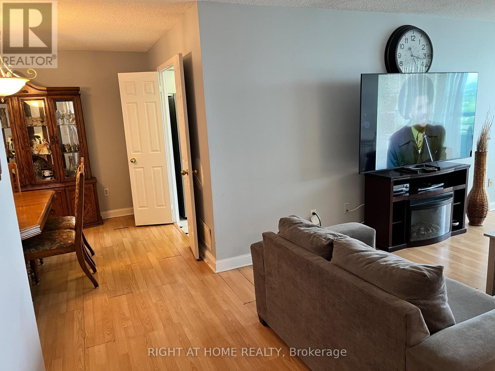 #1507 24 HANOVER ROAD - Image 25