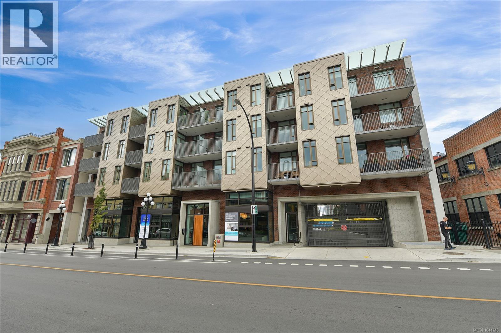 #601 1628 Store St - 1