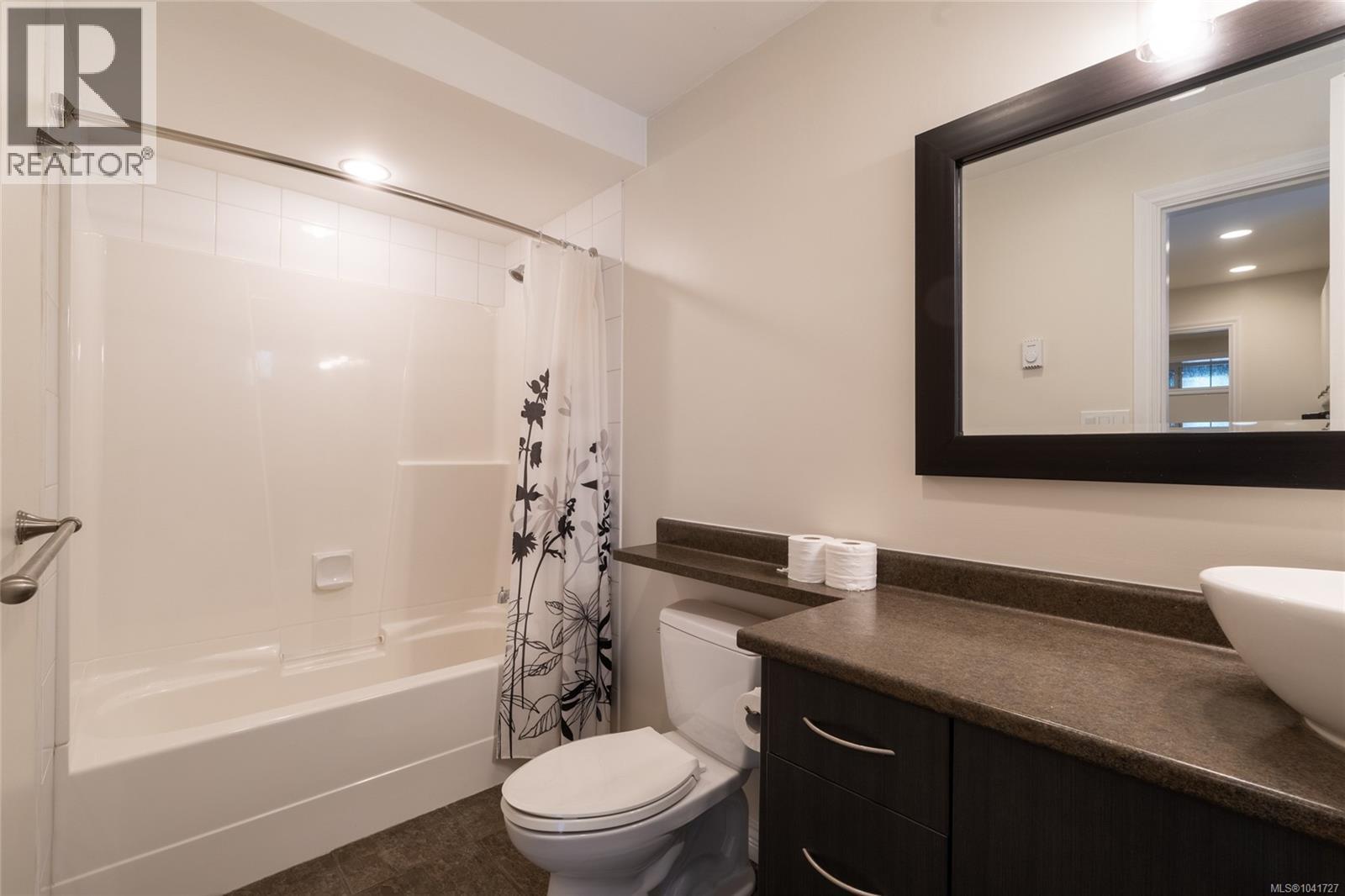  2320 Hollyhill Place, Saanich