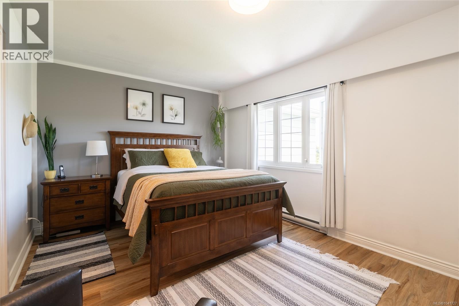  2320 Hollyhill Place, Saanich