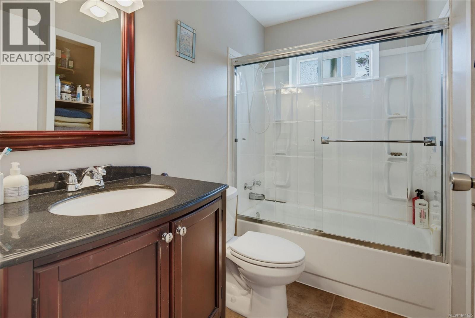  4255 Moorpark Place, Saanich
