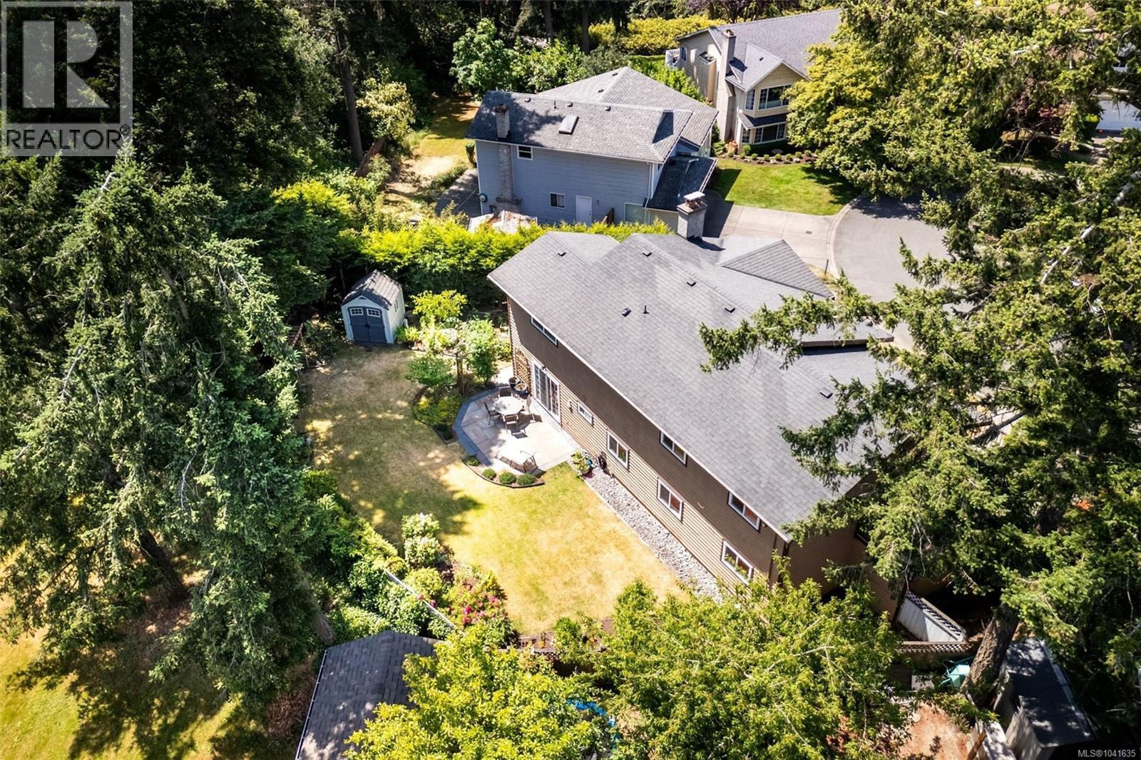  4255 Moorpark Place, Saanich
