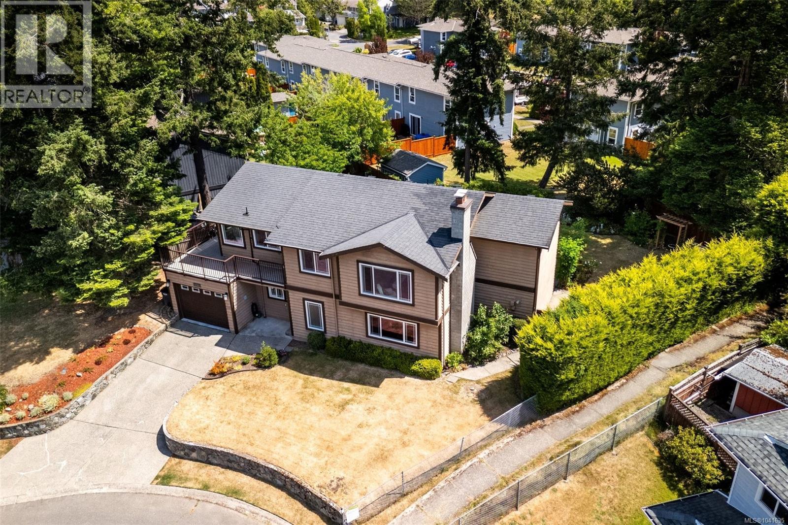  4255 Moorpark Place, Saanich