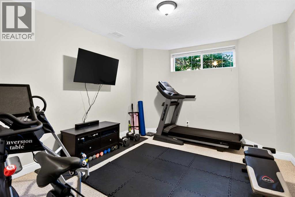165 Strathlea Place SW — photo 38