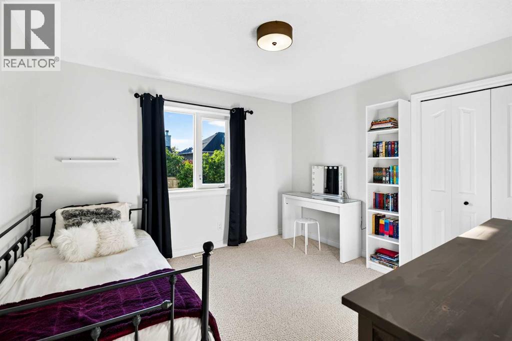 165 Strathlea Place SW — photo 33