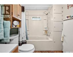 #b19       1455 9th Avenue Ne, Moose Jaw, SK S6H1C6 Photo 20