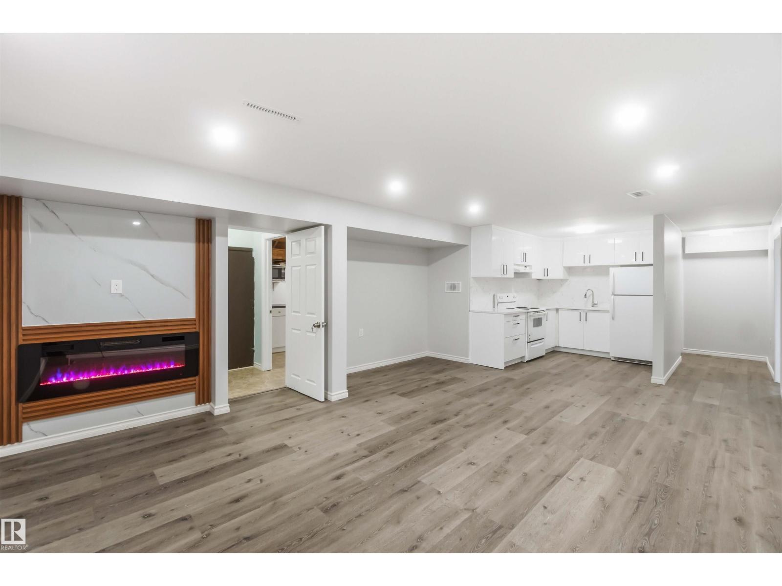 13303 58 ST NW - 52