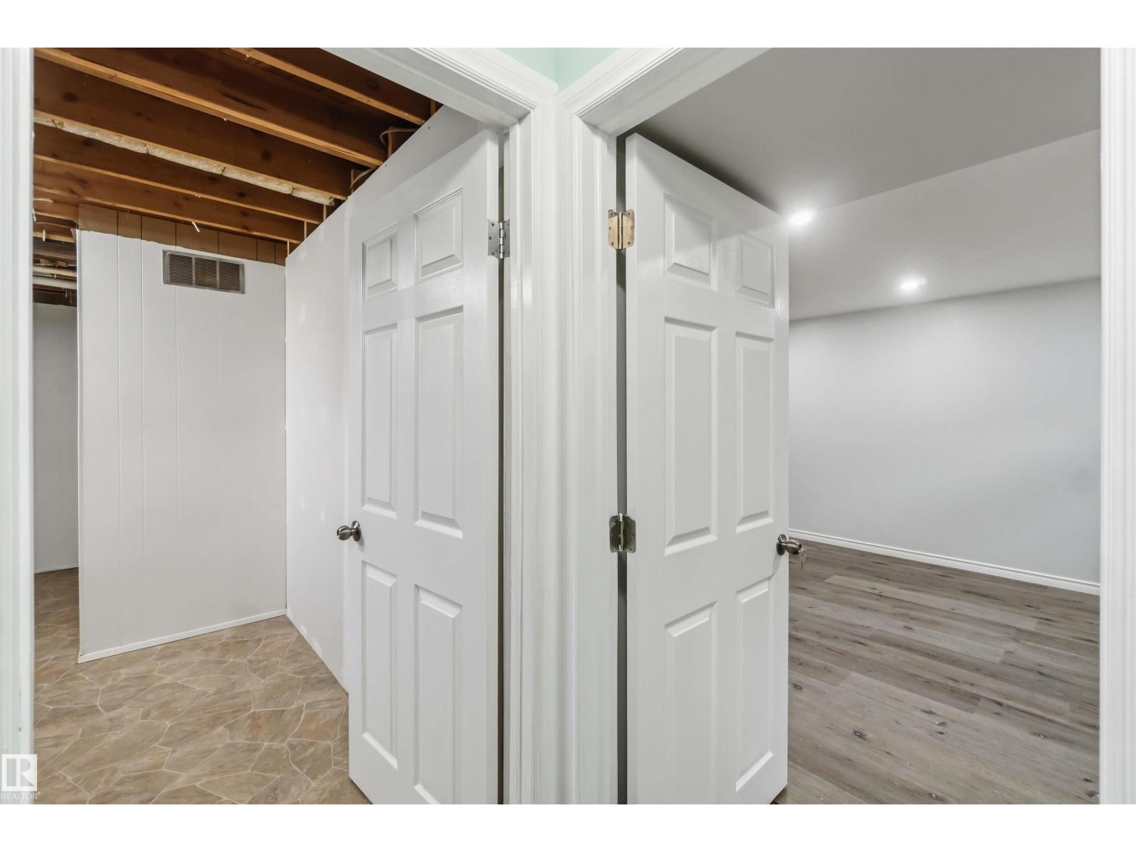 13303 58 ST NW - 54