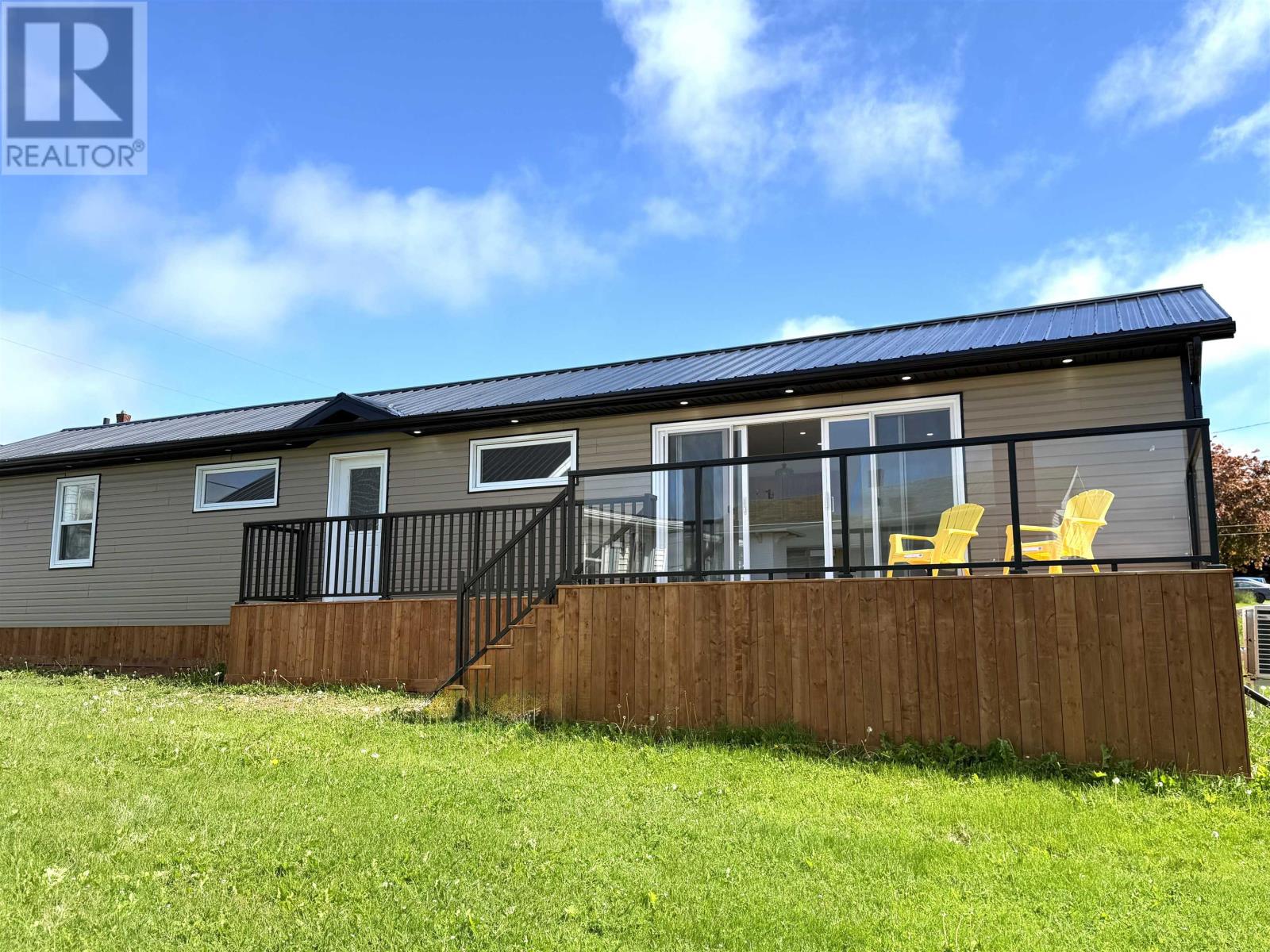 10 Sutherland Avenue - 1