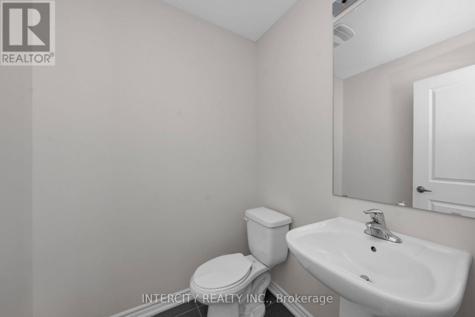 12 RADISSON STREET - 18