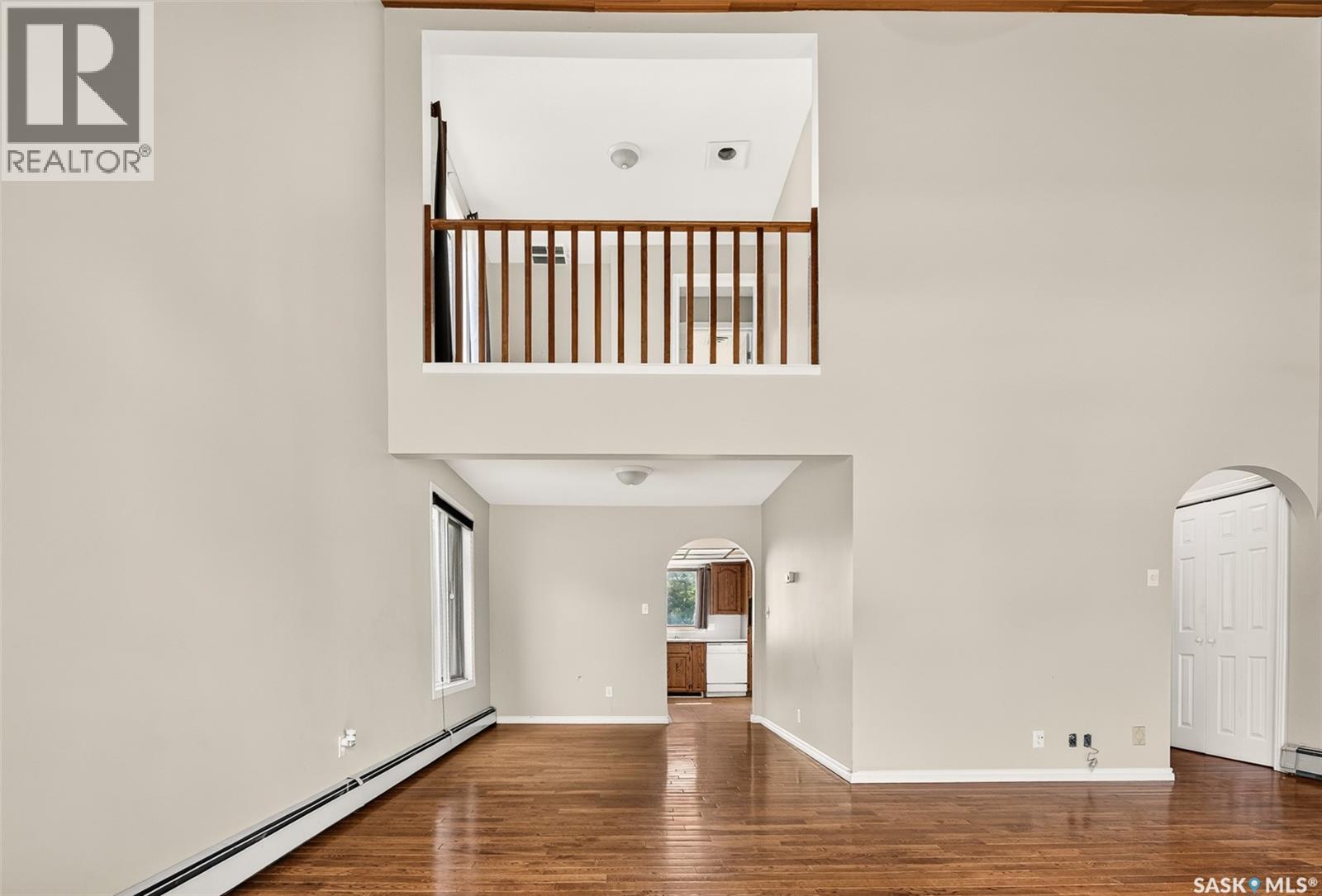 1309 Regal CRESCENT - 10