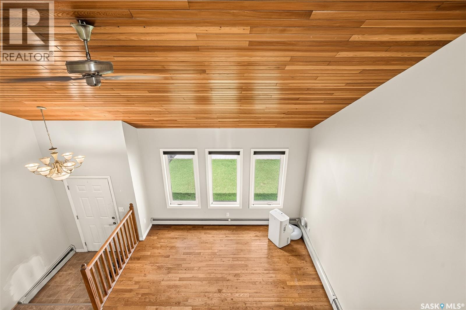 1309 Regal CRESCENT - 24