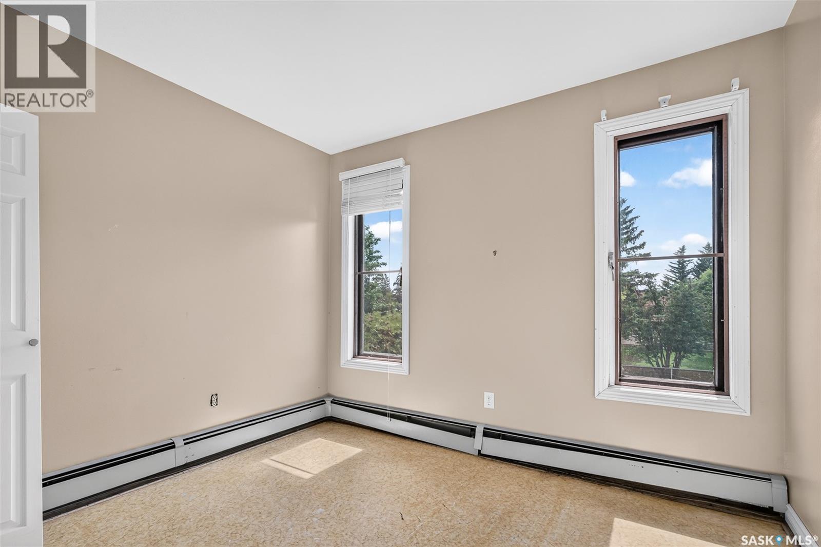 1309 Regal CRESCENT - 27