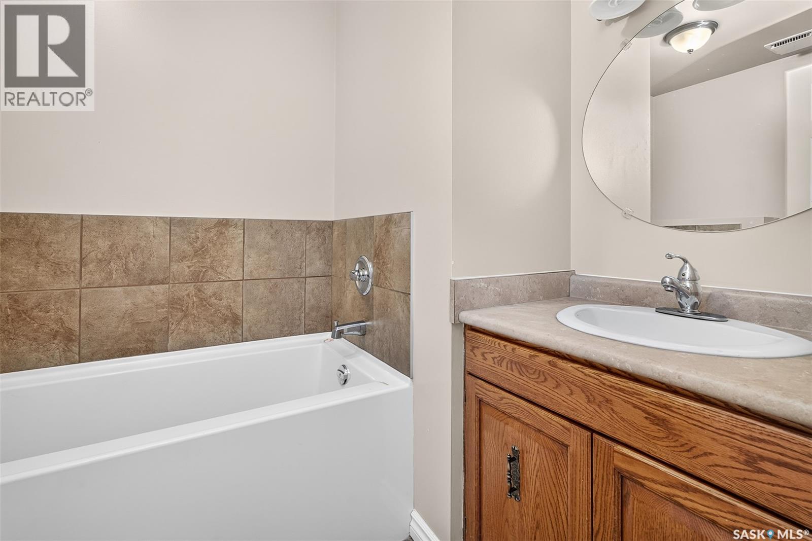 1309 Regal CRESCENT - 29
