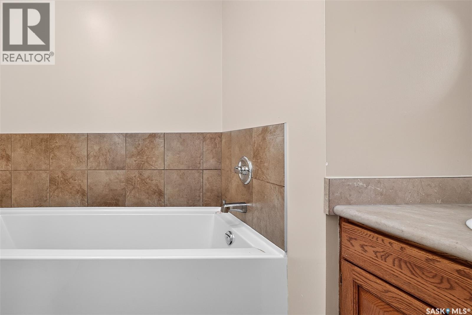 1309 Regal CRESCENT - 30