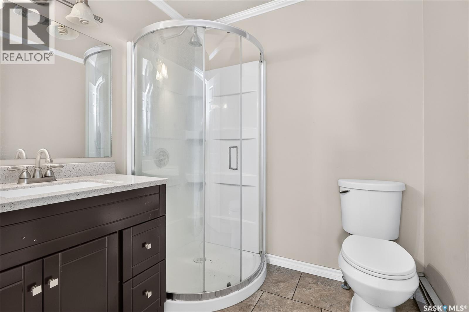 1309 Regal CRESCENT - 34