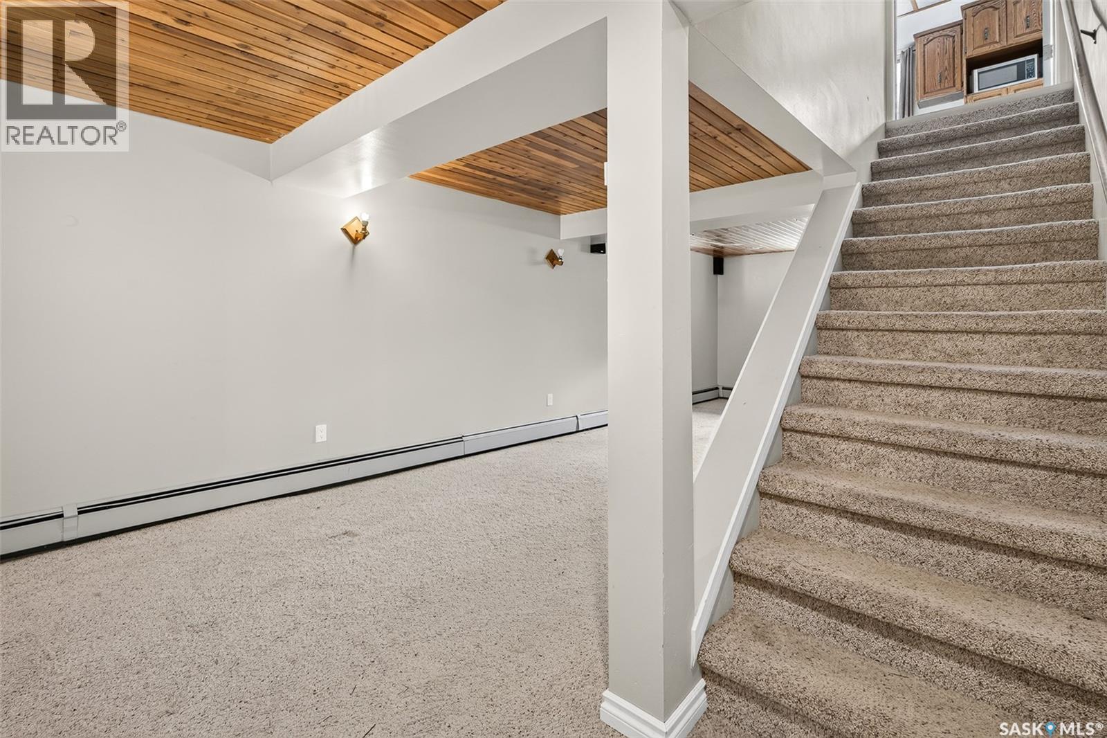 1309 Regal CRESCENT - 37