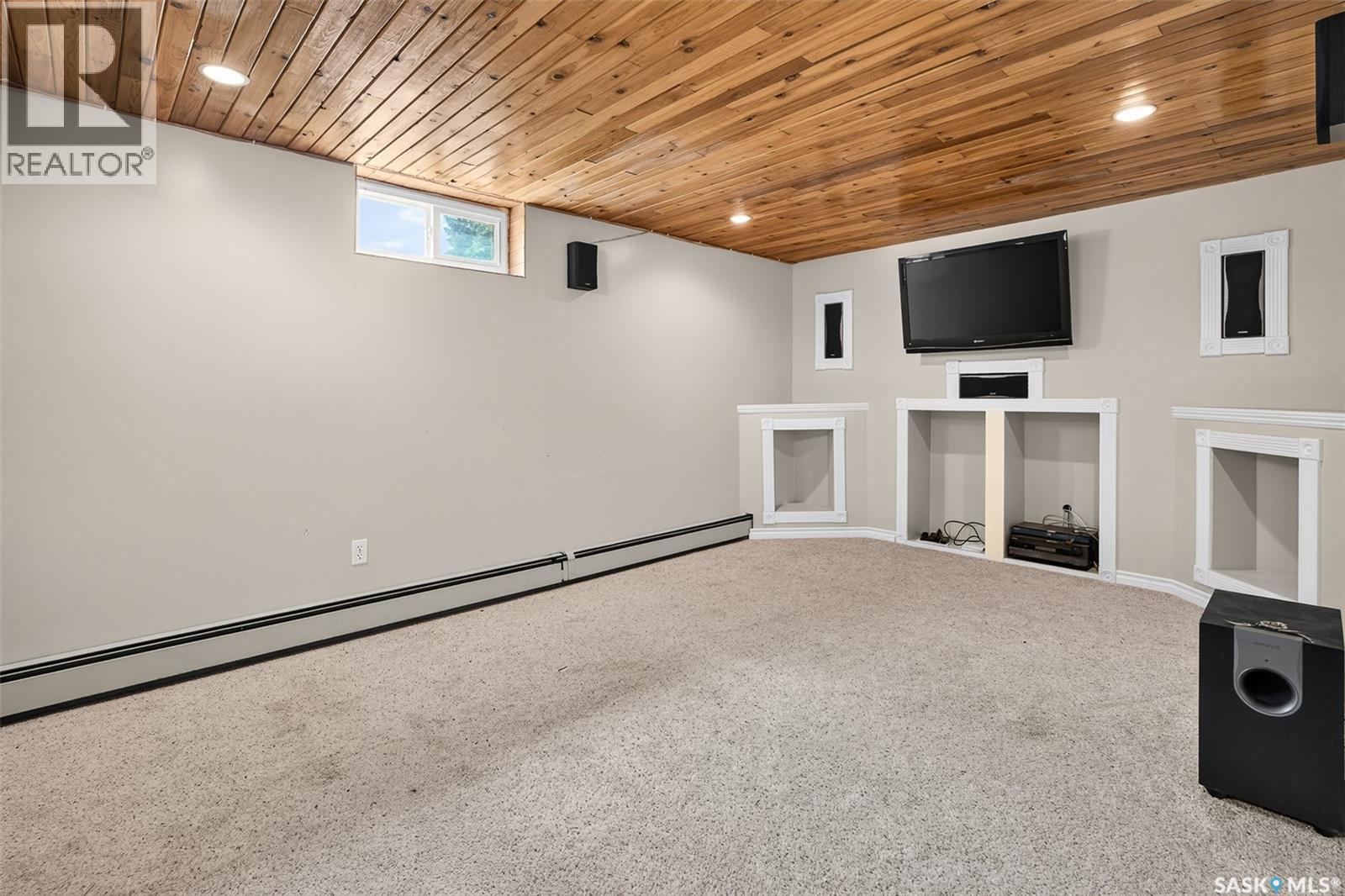 1309 Regal CRESCENT - 39