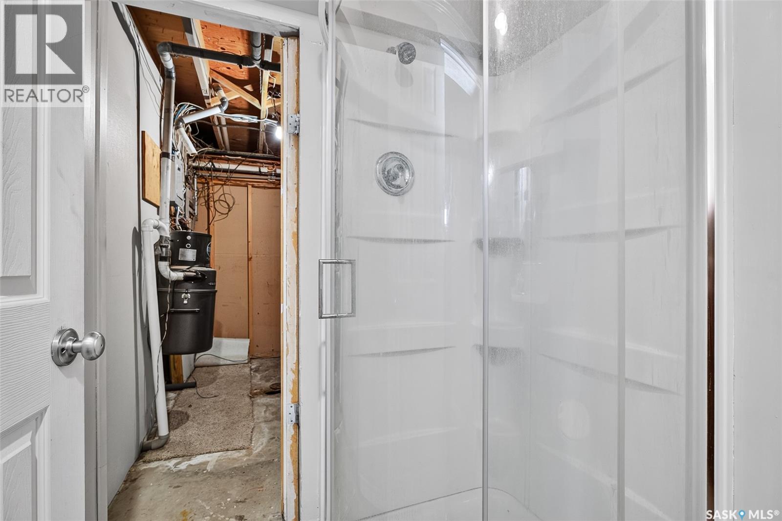 1309 Regal CRESCENT - 46