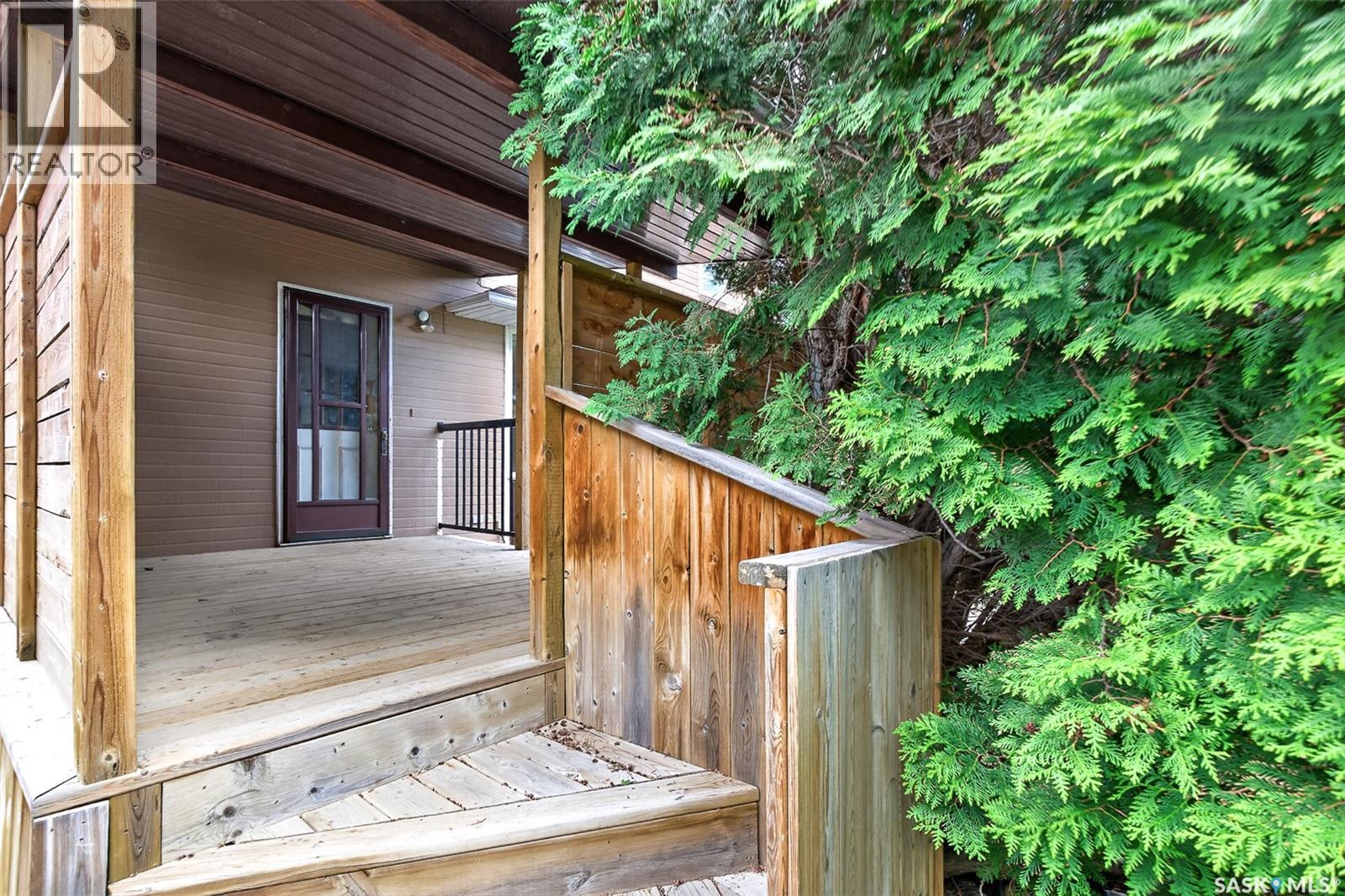 1309 Regal CRESCENT - 50