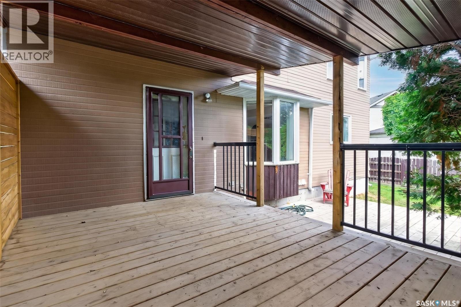 1309 Regal CRESCENT - 51