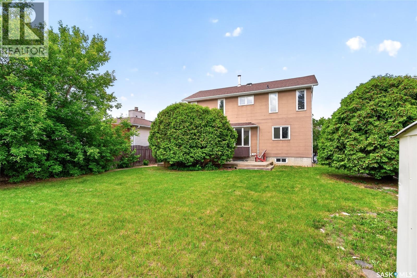 1309 Regal CRESCENT - 58