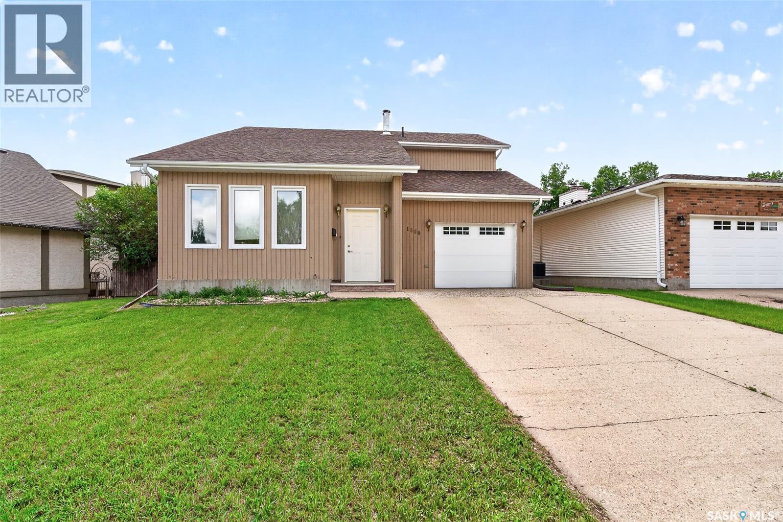 1309 Regal CRESCENT - 59