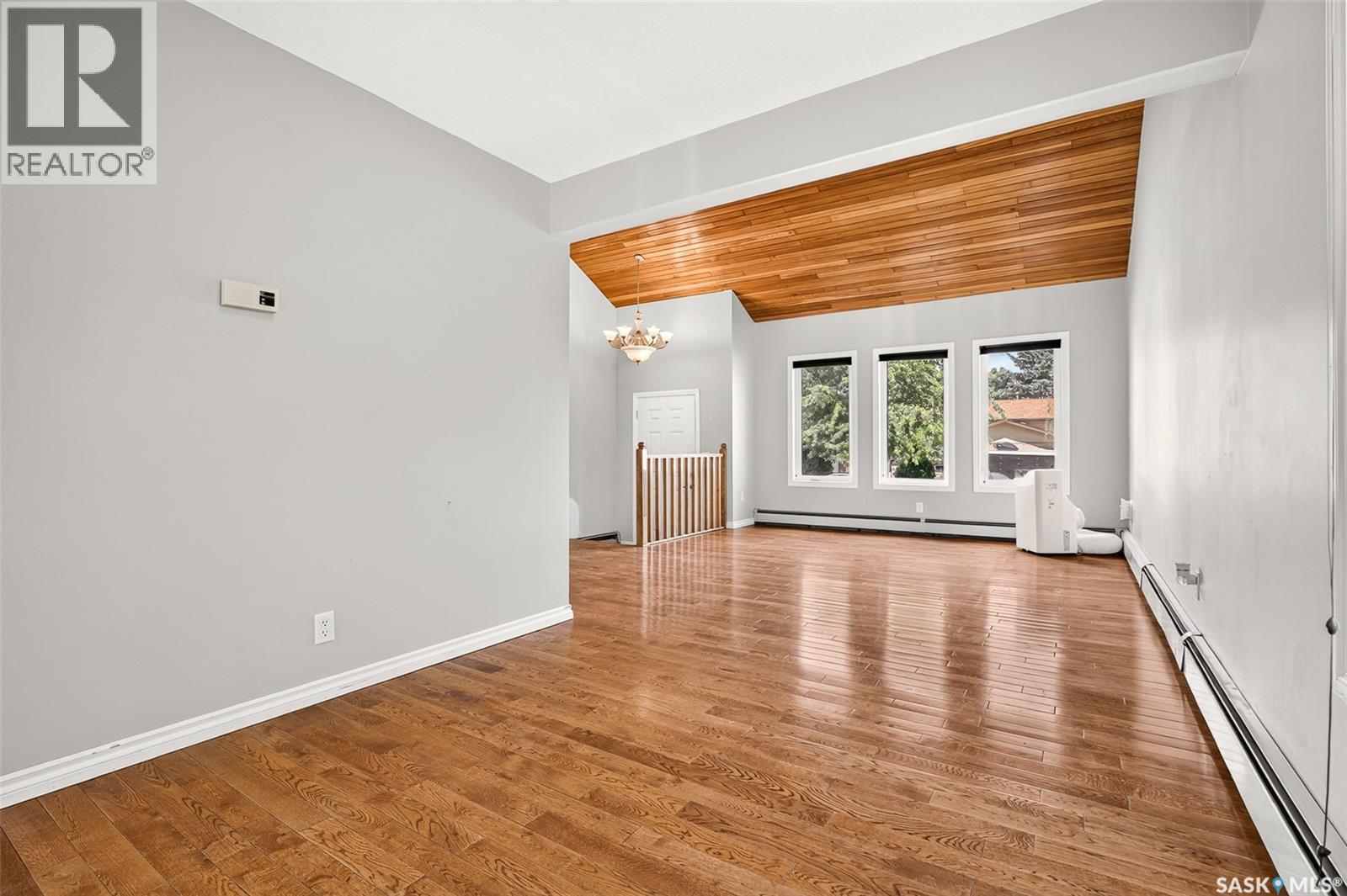 1309 Regal CRESCENT - 6