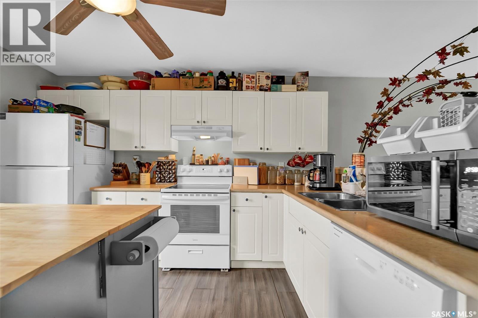 #14 127 Gropper CRESCENT - 18