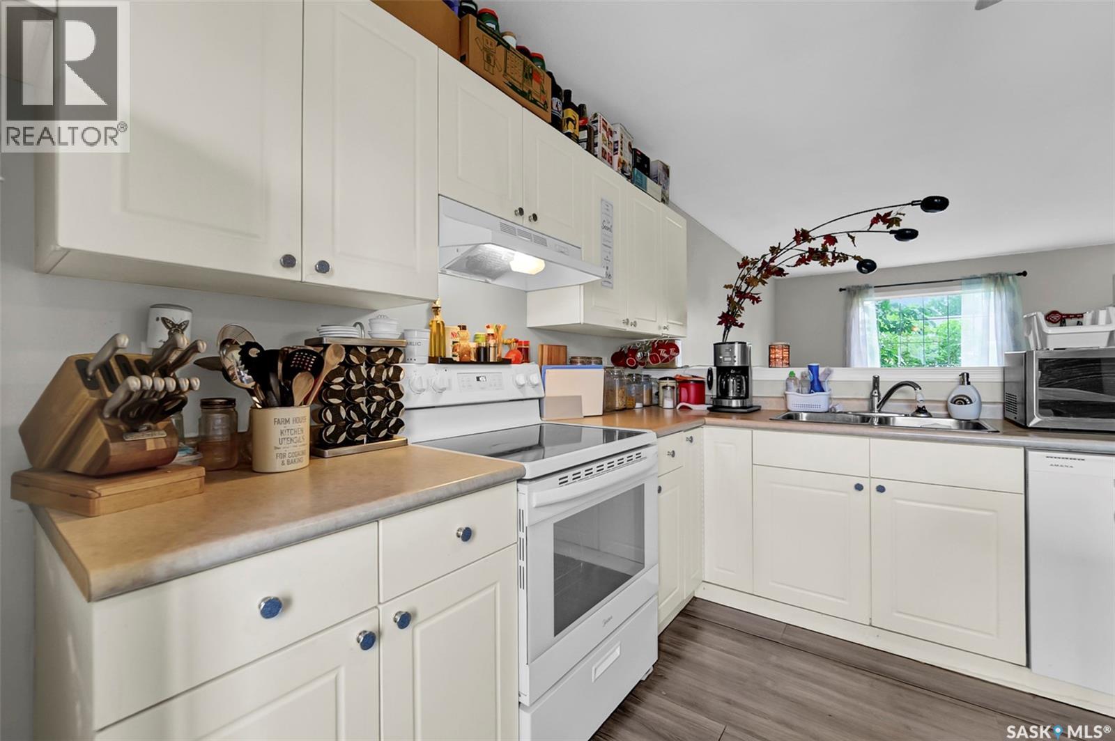 #14 127 Gropper CRESCENT - 19