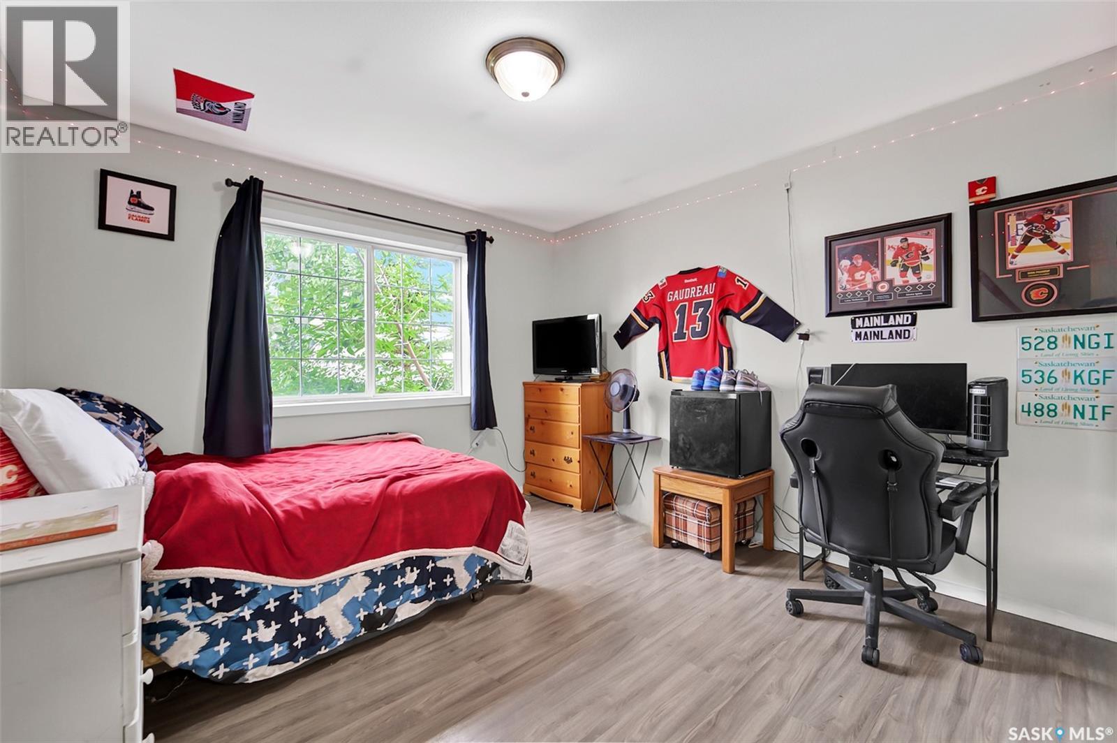 #14 127 Gropper CRESCENT - 23