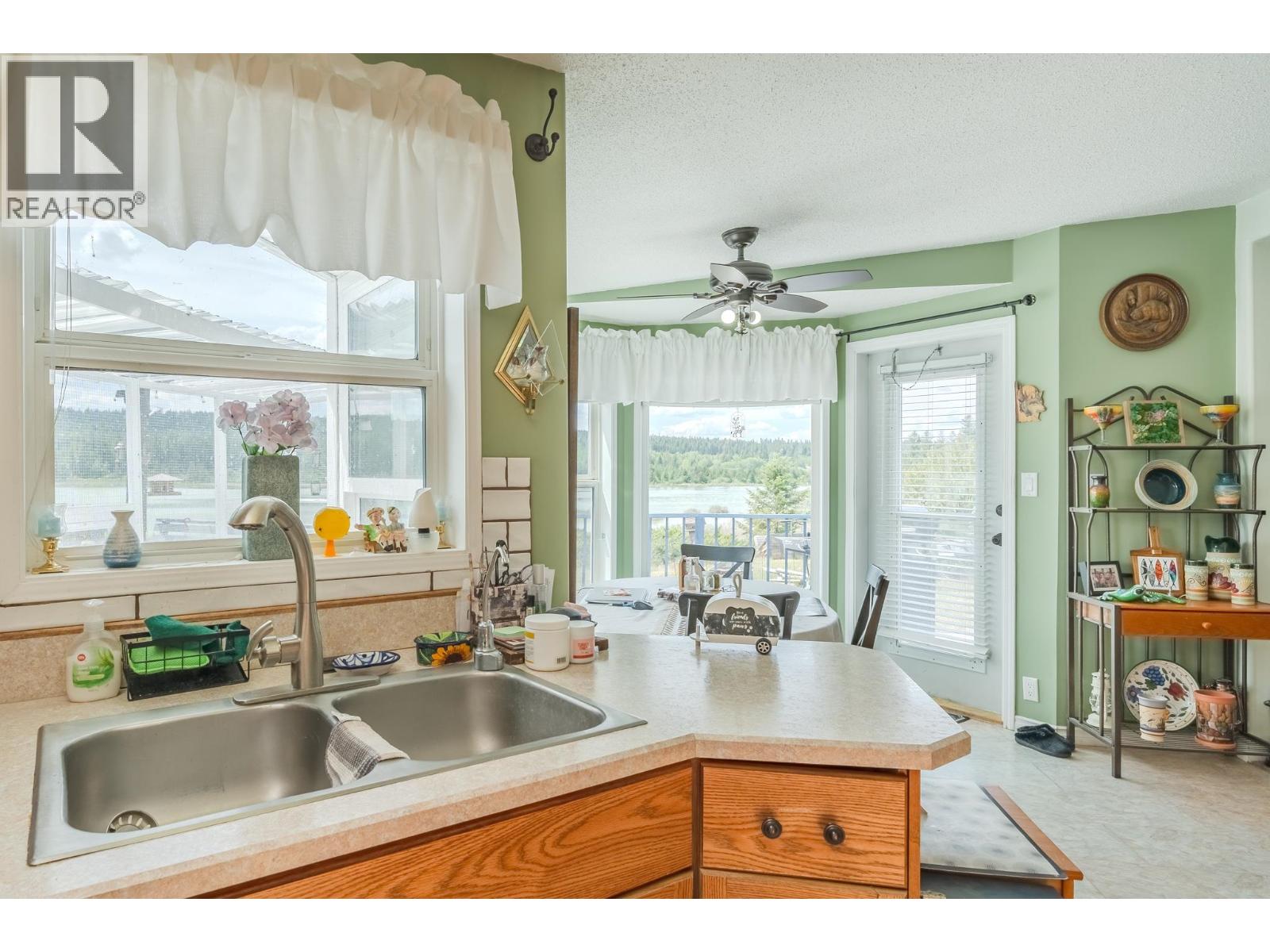 3442 DUNSMUIR ROAD, Lac La Hache