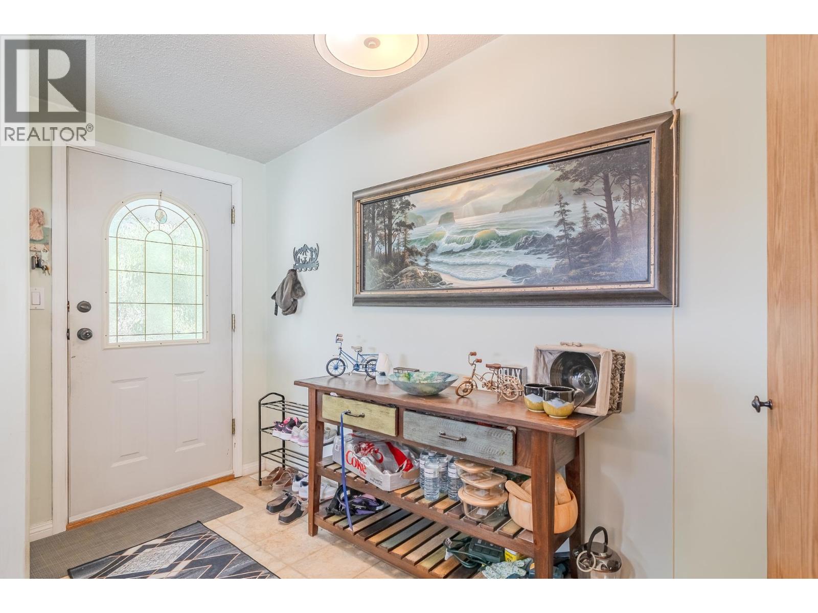 3442 DUNSMUIR ROAD, Lac La Hache