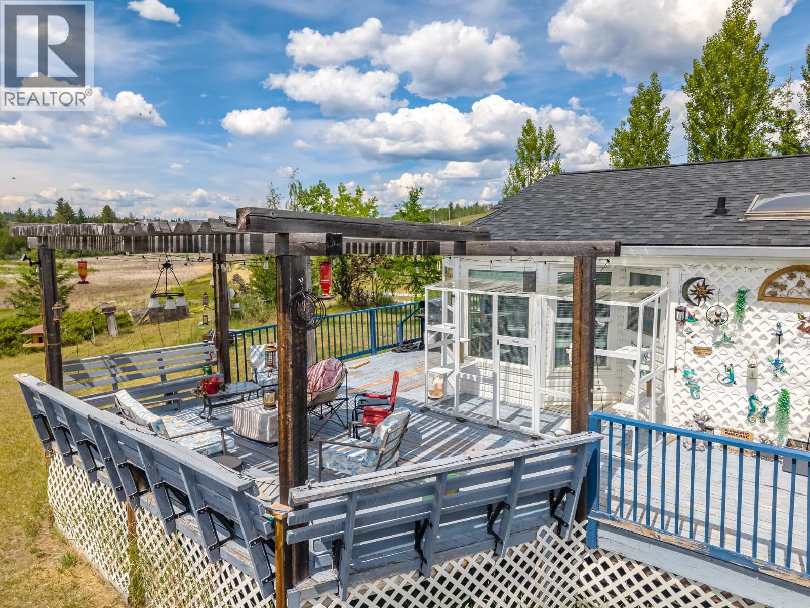 3442 DUNSMUIR ROAD, Lac La Hache