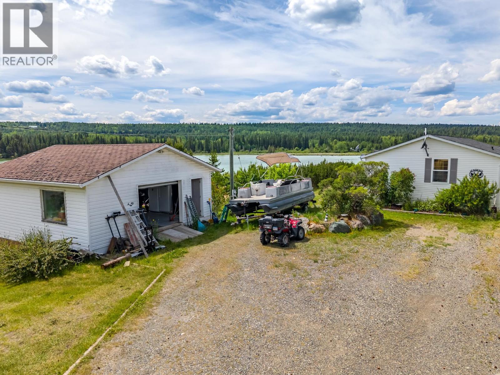 3442 DUNSMUIR ROAD, Lac La Hache