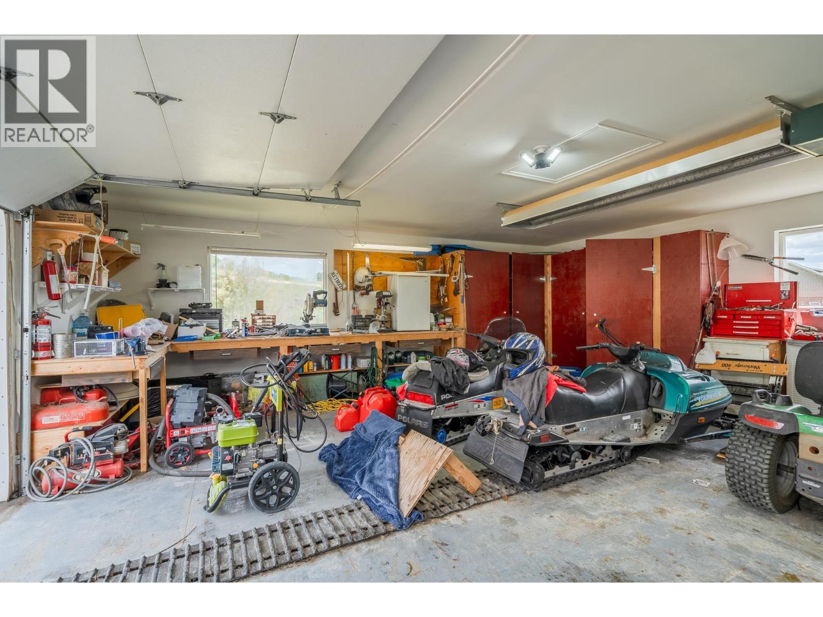 3442 DUNSMUIR ROAD, Lac La Hache