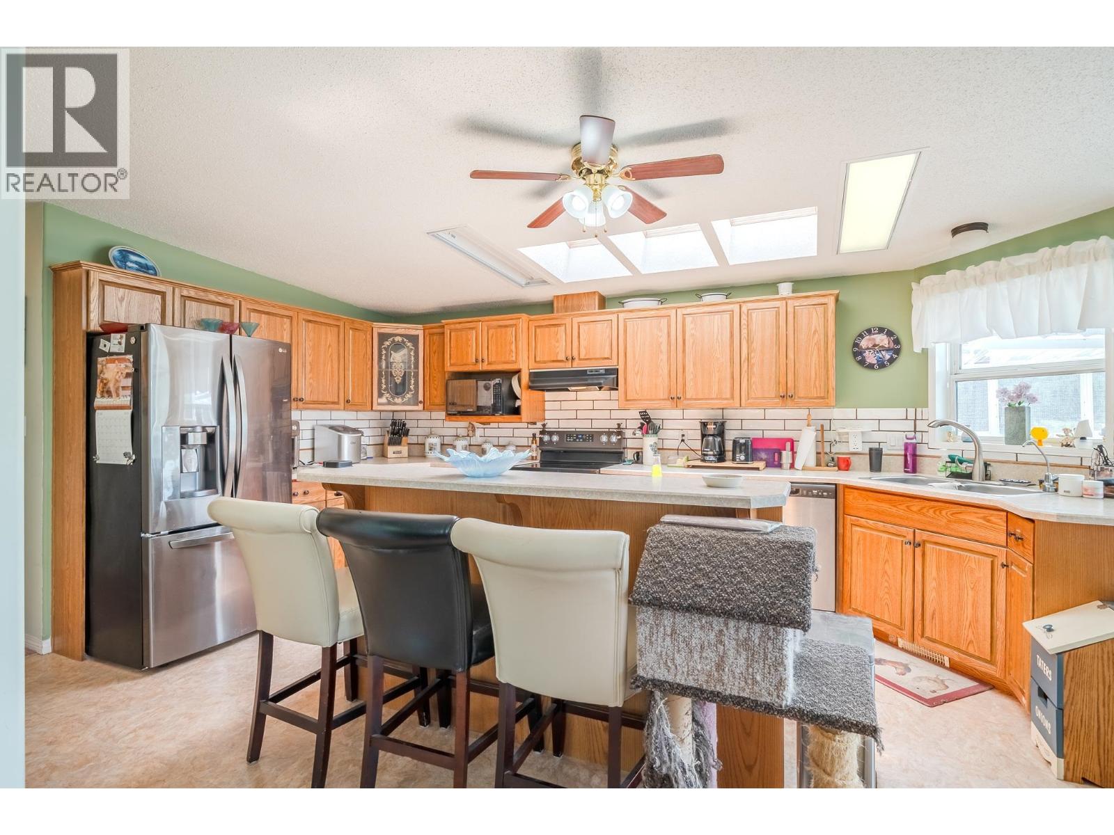 3442 DUNSMUIR ROAD, Lac La Hache