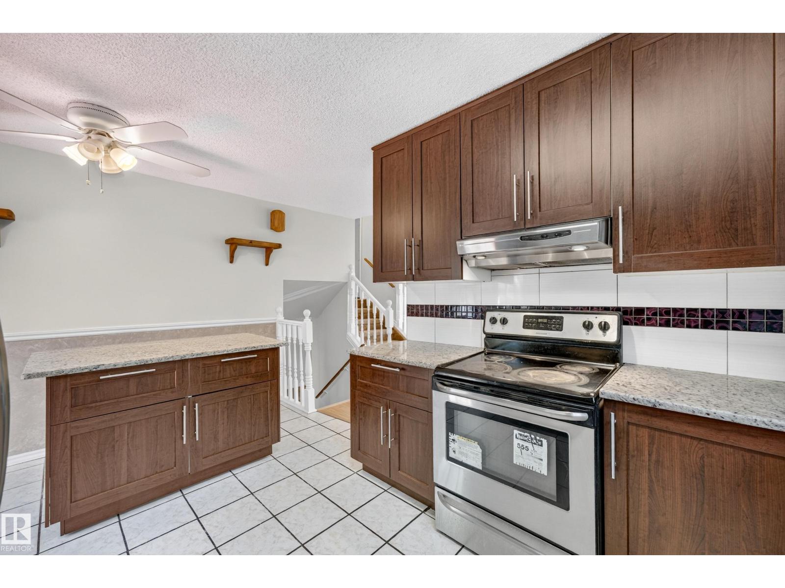 10332 21 AV NW — photo 16