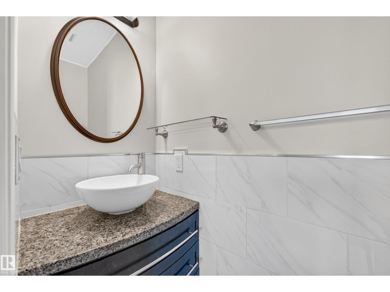 10332 21 AV NW — photo 24