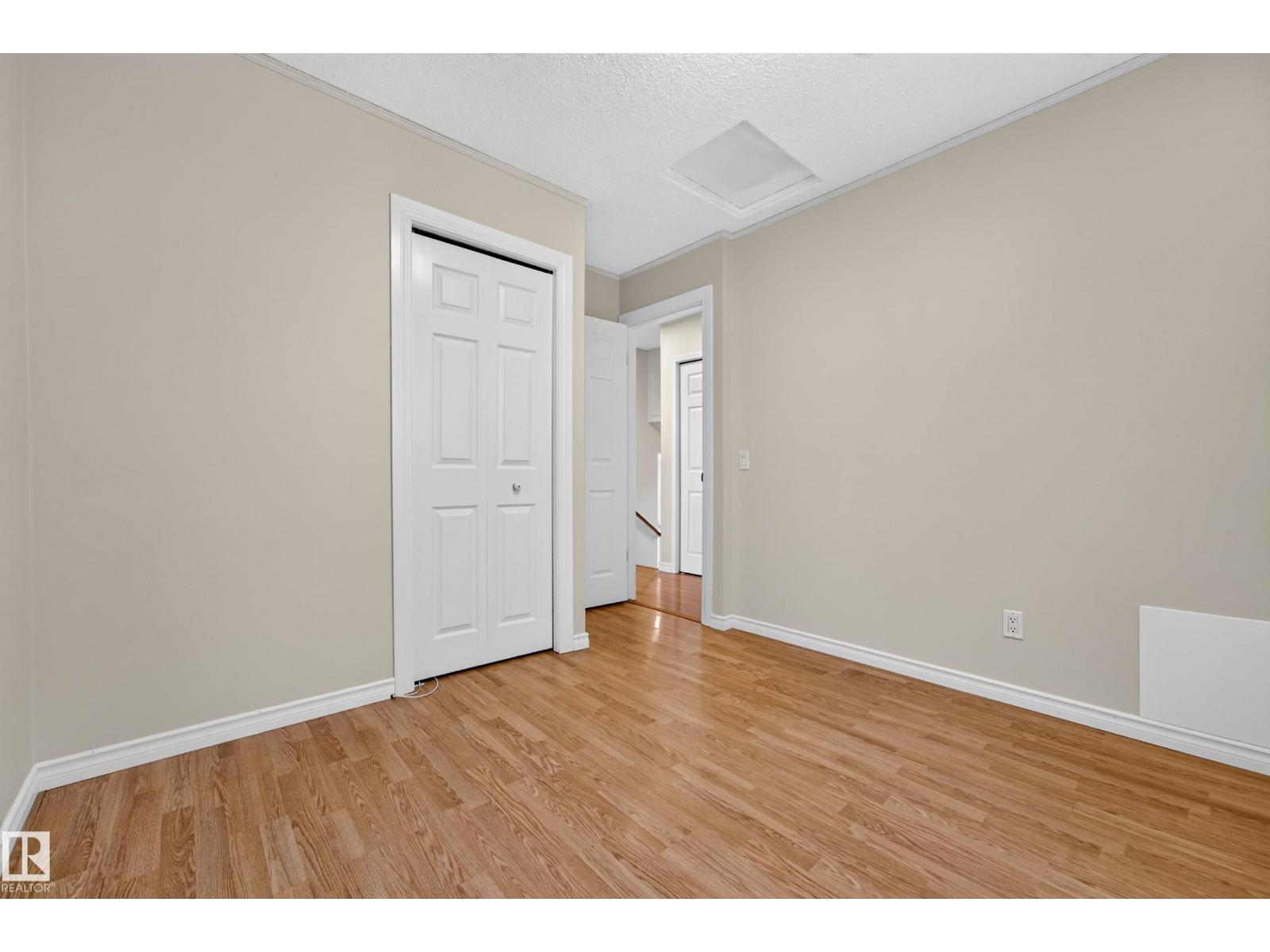 10332 21 AV NW — photo 28