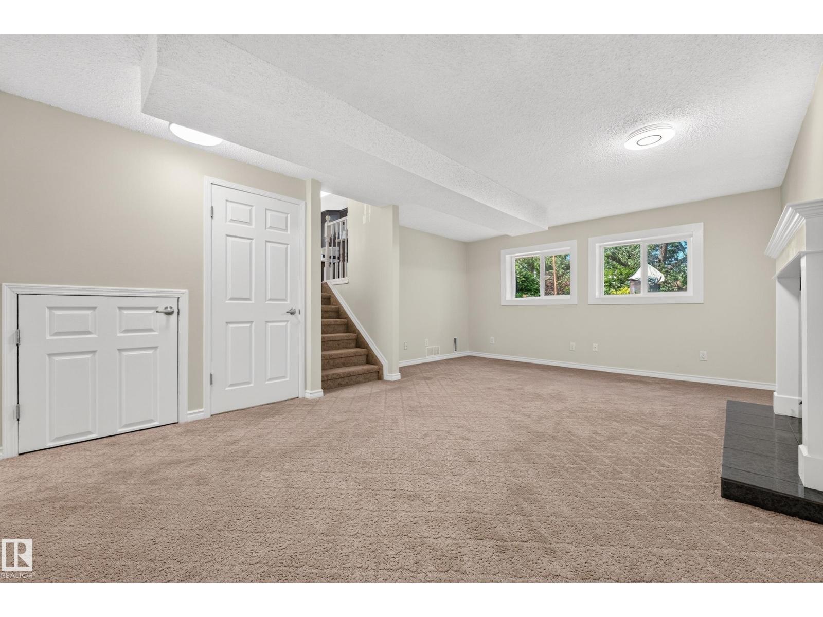 10332 21 AV NW — photo 31
